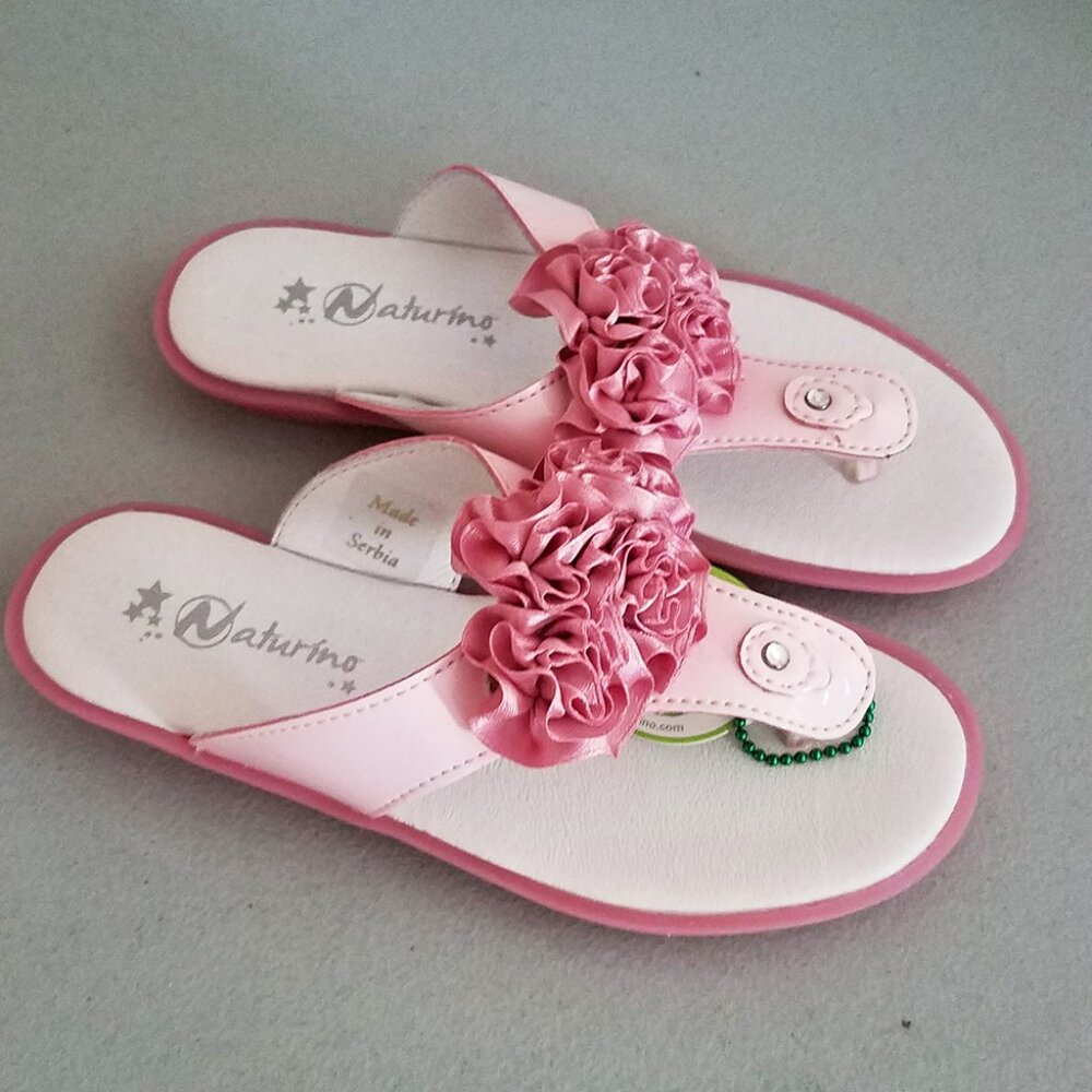 Naturino Girls Pretty in Pink Slip-on Thong Sandals Shoes w/Rosette NEW size‎ 9